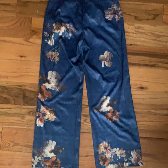 Bohemian light weight super soft floral pants! Polyester and cotton. - Picture 2 of 2